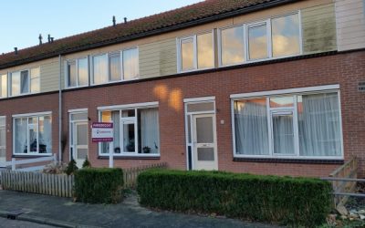 Hoefweg 9, Wadenoijen