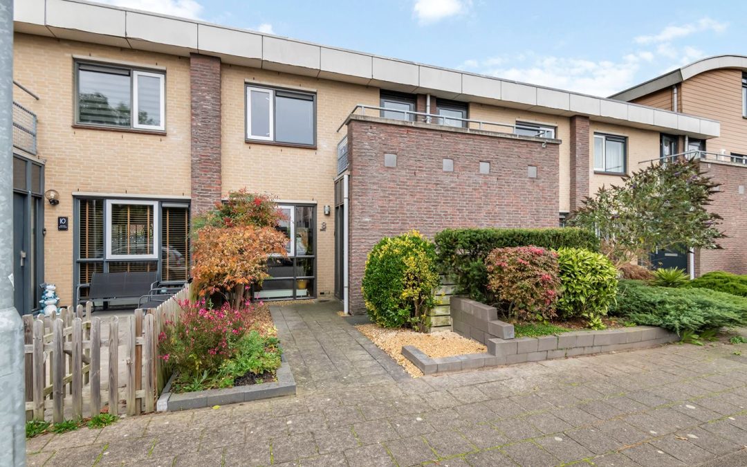 Vliet 8, Tiel